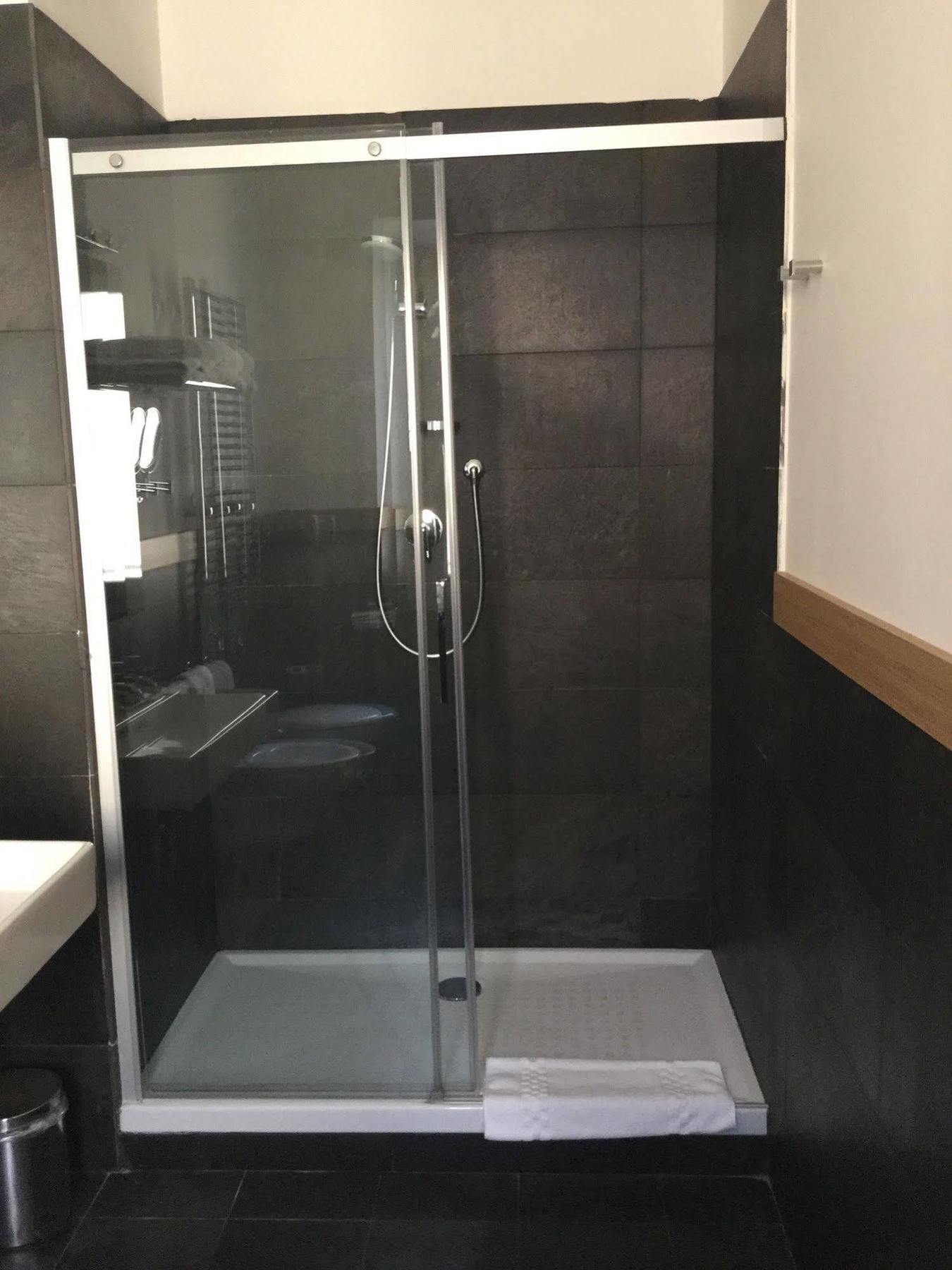 רומא Rhome Terminal Guest House מראה חיצוני תמונה