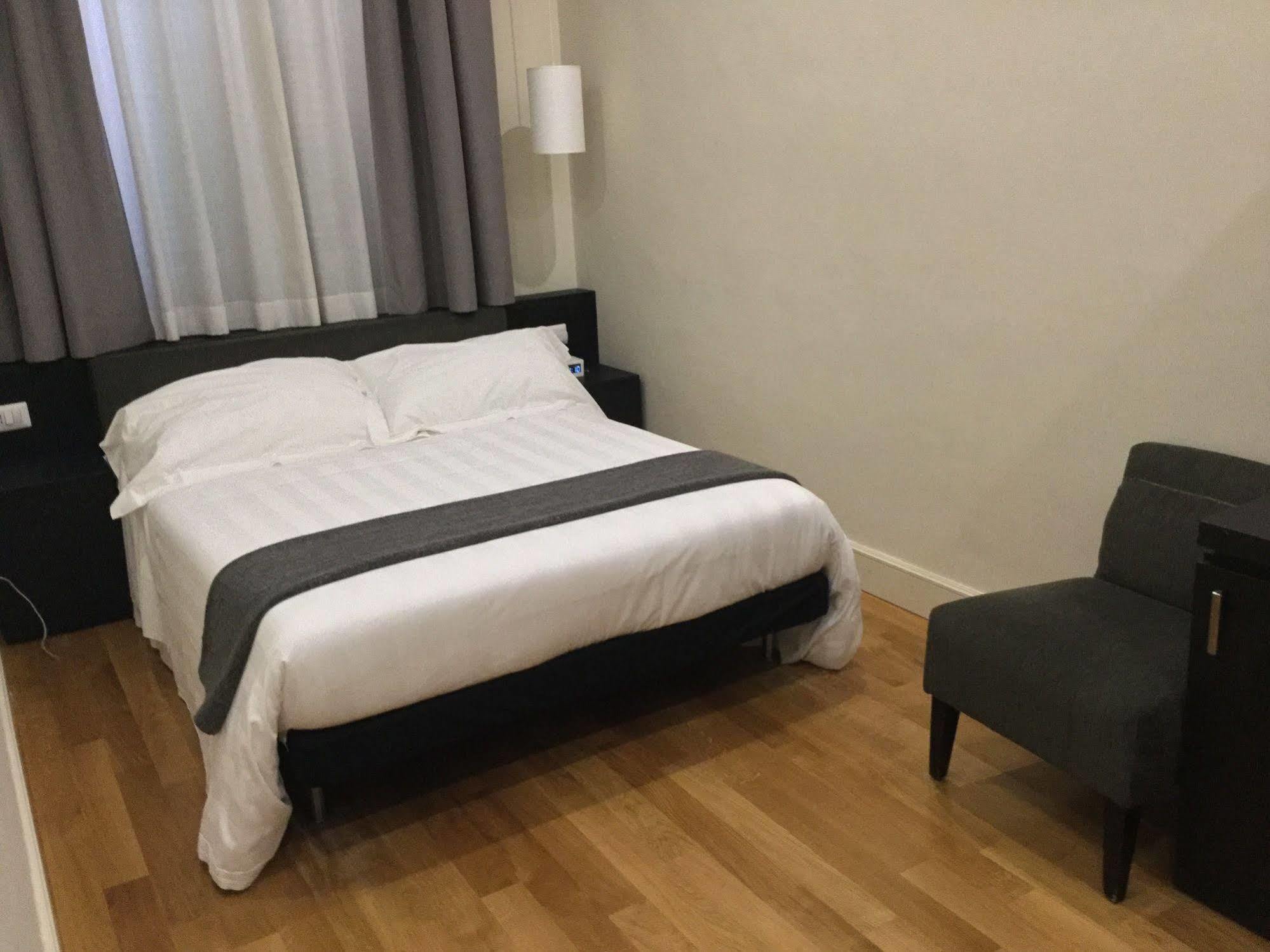 רומא Rhome Terminal Guest House מראה חיצוני תמונה