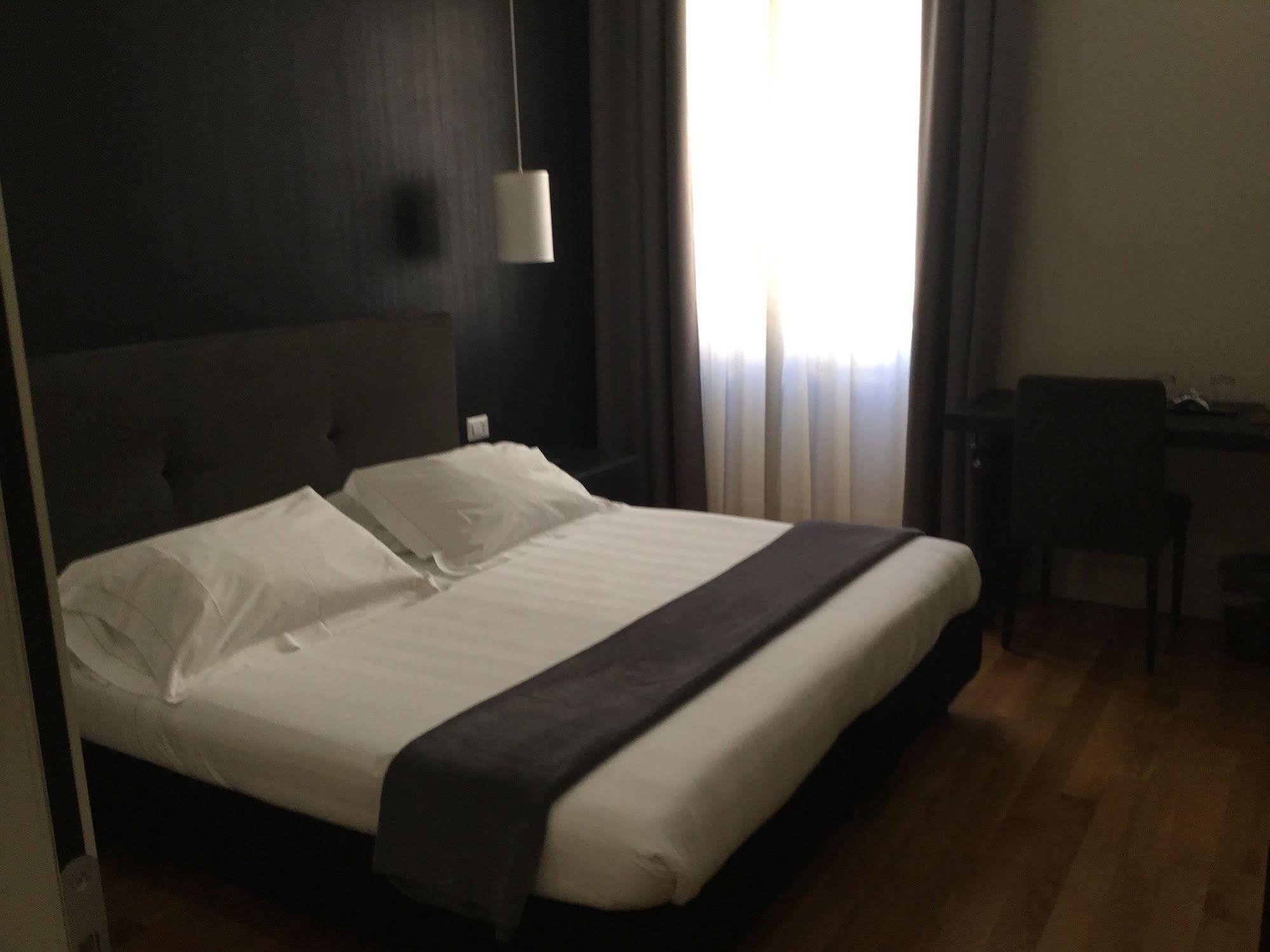 רומא Rhome Terminal Guest House מראה חיצוני תמונה
